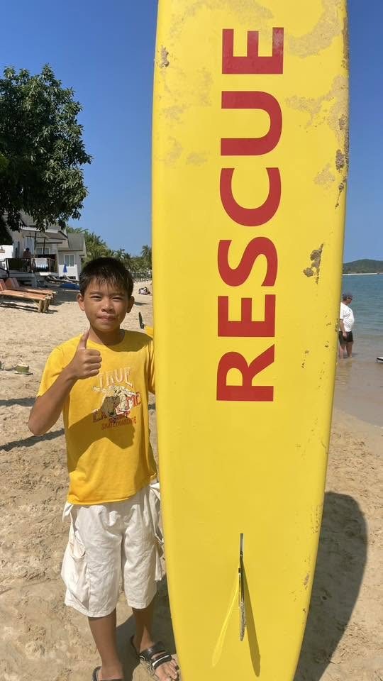 Tok with rescue board